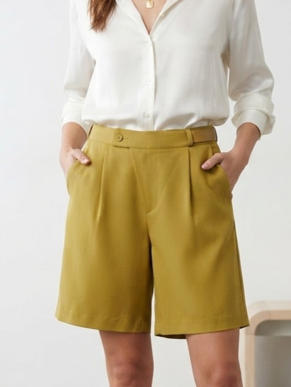 BB Dakota Olive Green Pleated High-Waist Bermuda Shorts Size Large